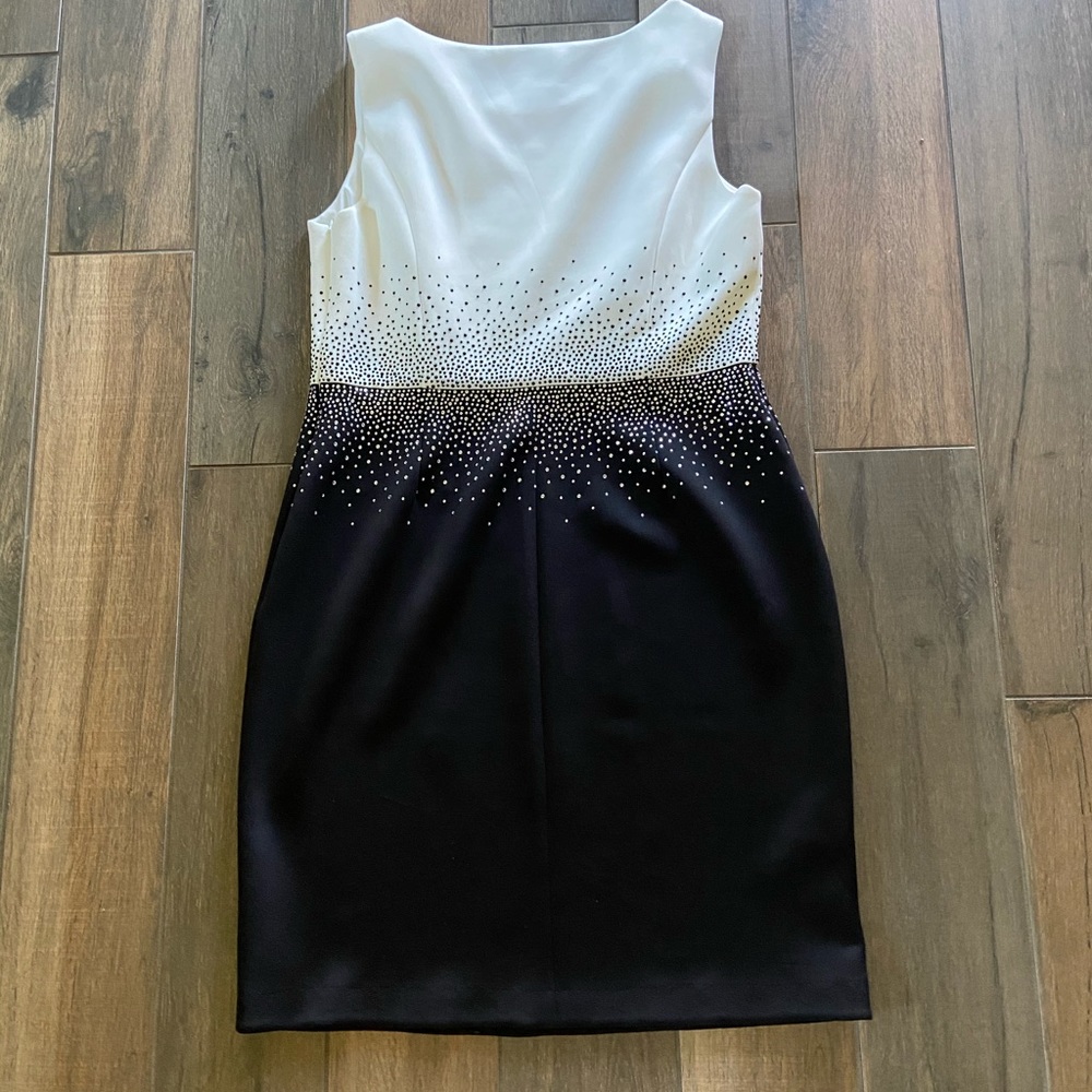 NEVER WORN Sleeveless Calvin Klein dress 👗!!!